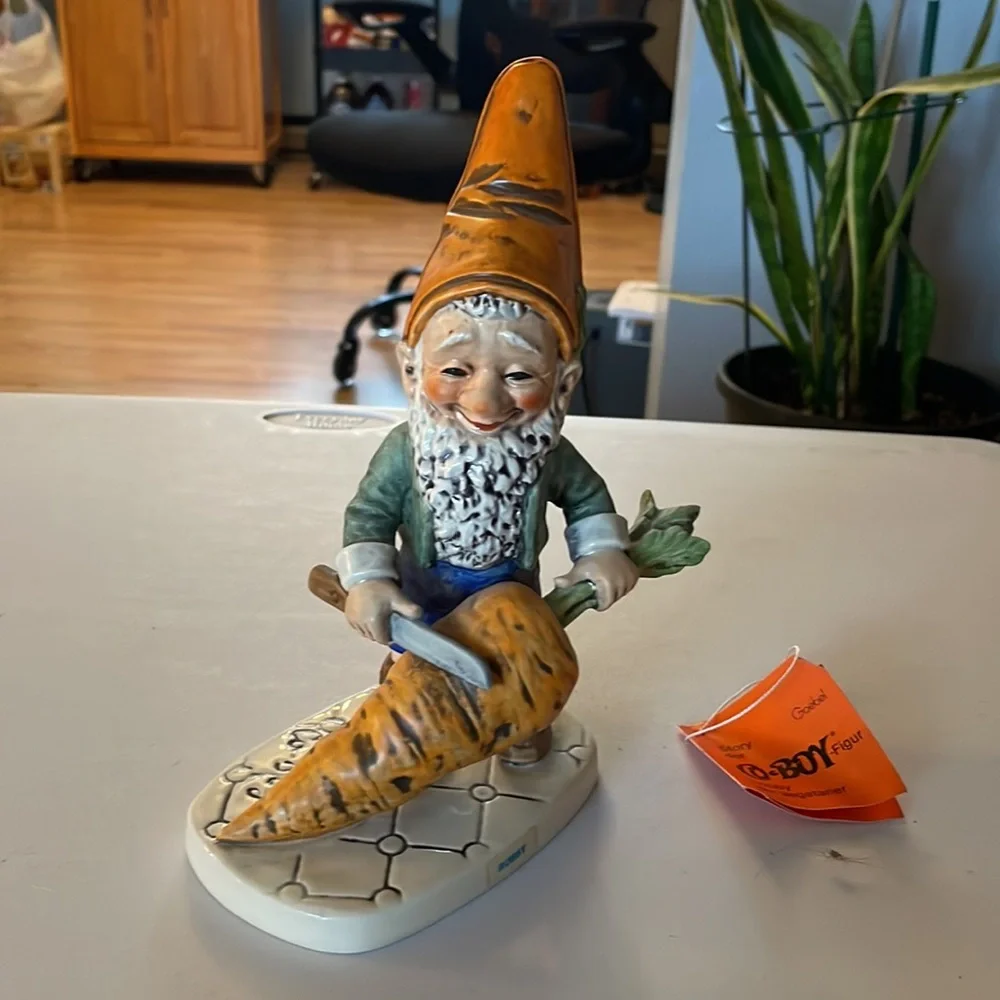 Gnome “Robby” - Picture 1 of 4